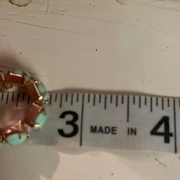 8” Sorrelli like stretch bracelet w/26 round prong set turquoise tone beads - Picture 8 of 9